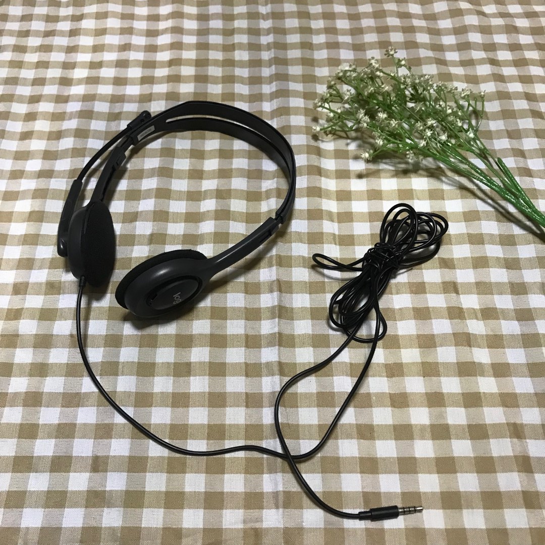 HEADSET LOGITECH, Musik & Media, Aksesoris di Carousell