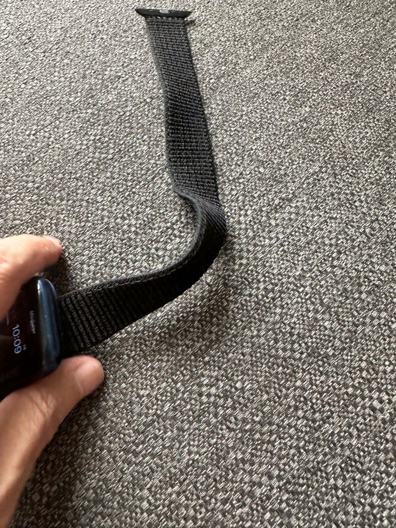 Iwatch series 6, 44mm (Category: Men's Watches) located in Quezon City. Submitted by itsjun_ (Listing ID 1262146960, Image 3). Description: It include cable, extra strap.