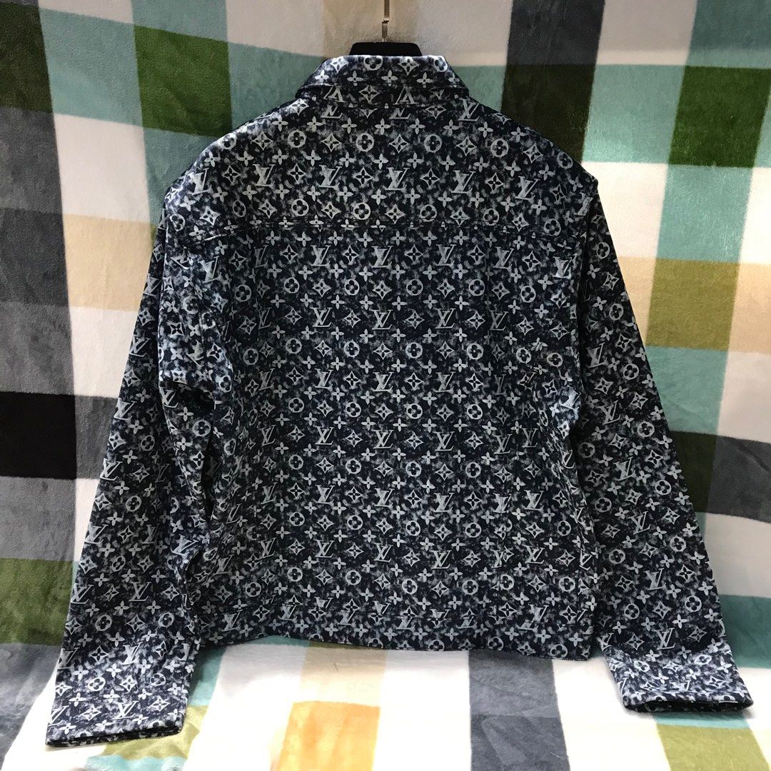 Louis Vuitton Classic Denim Jacket, Fesyen Pria, Pakaian , Baju Luaran di  Carousell