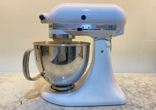 Kitchenaid Artisan Series 4.8l Til-Head Stand Mixer SKSM150PSBWH