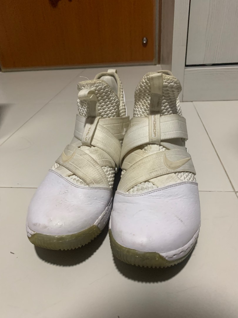 Lebron soldier outlet 12 triple white