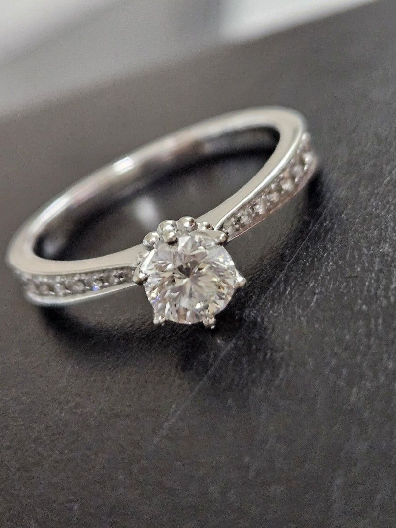 mabelle leo diamond 0.44 H colour Vs1
