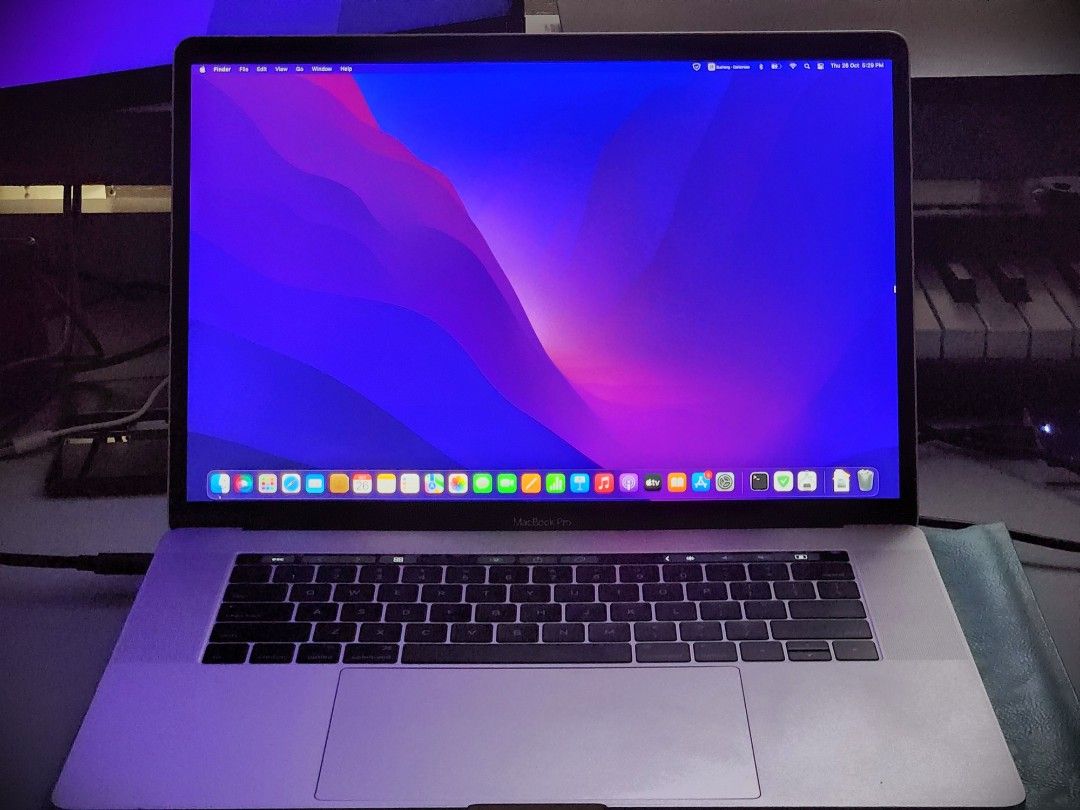 MacBook Pro 15 2016 蘋果i7 256GB 16GB Ram touchbar, 電腦＆科技