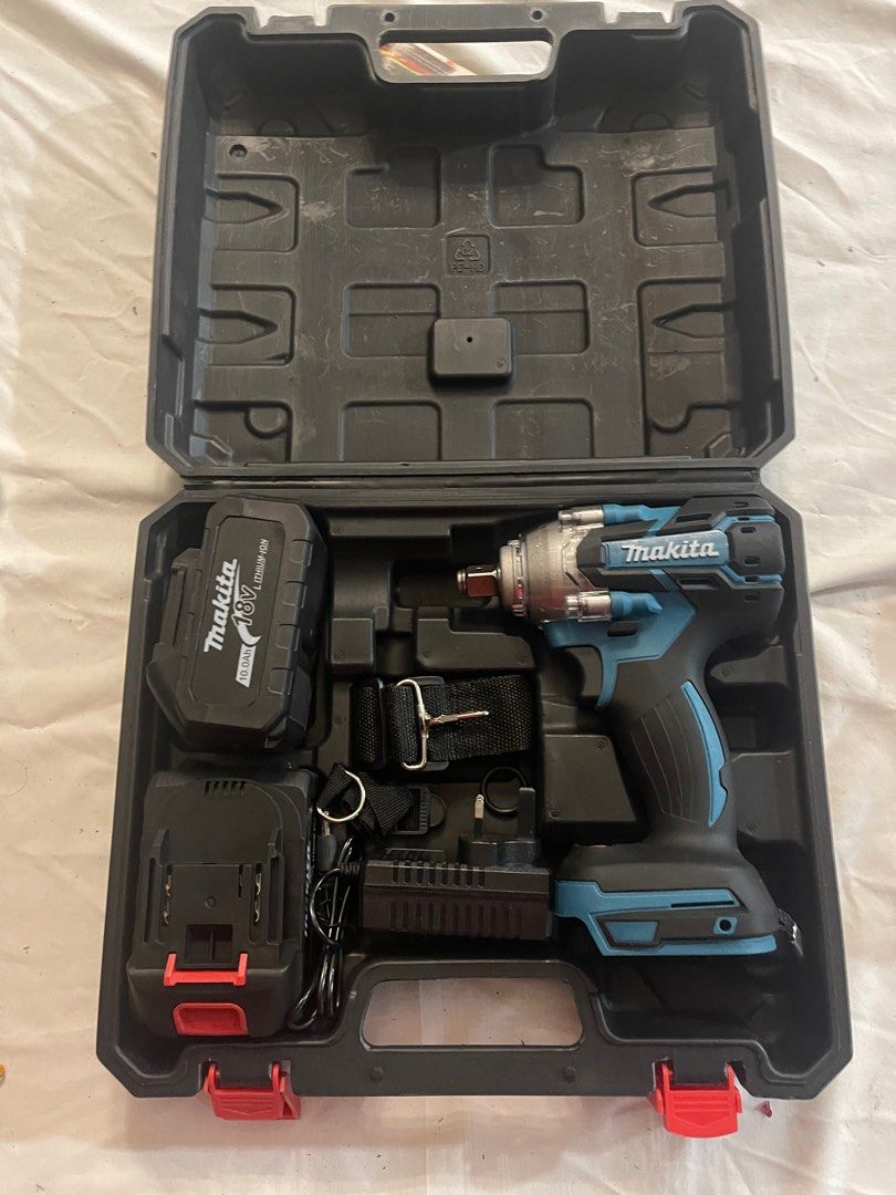 Makita impact wrench, Furniture & Home Living, Home Improvement