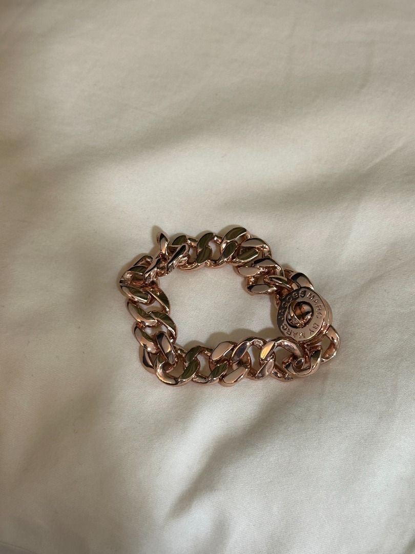 Marc by Marc Jacobs Silverstone Katie Turn lock Bracelet in rose gold