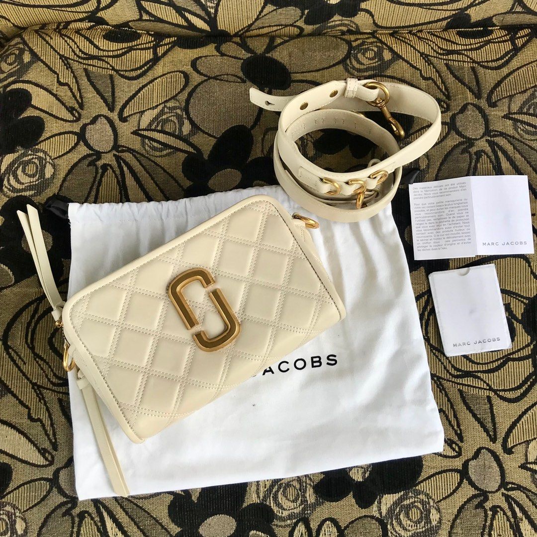 Original Marc Jacobs Snapshot Bag, Women's Fashion, Bags & Wallets,  Cross-body Bags on Carousell