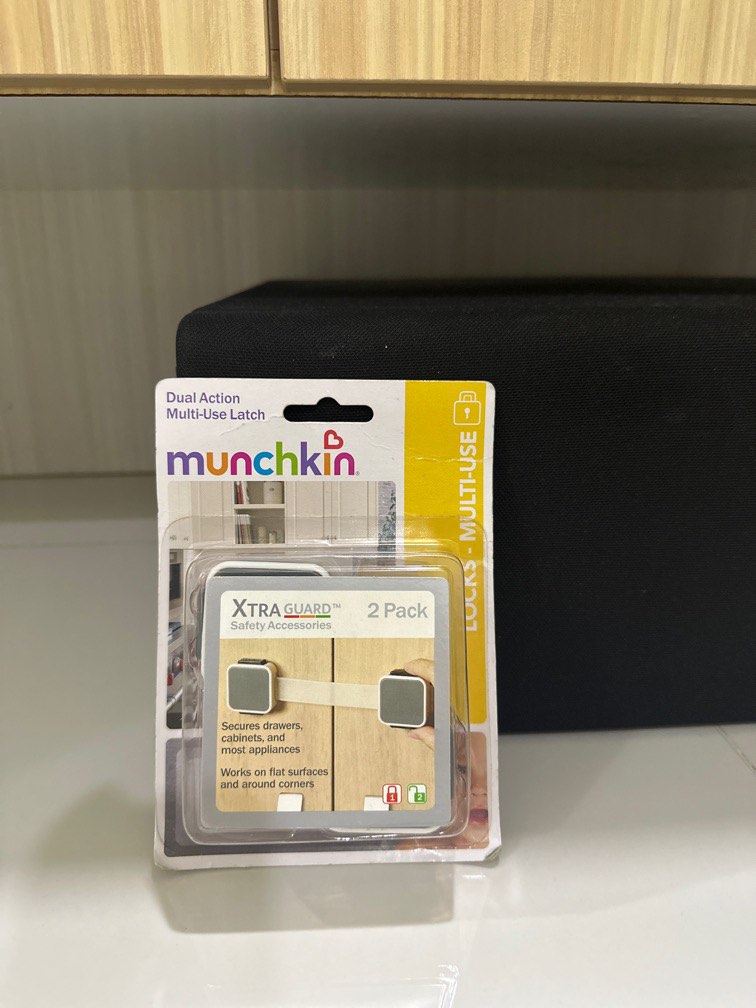 Munchkin xtraguard dual action multi hotsell use latches