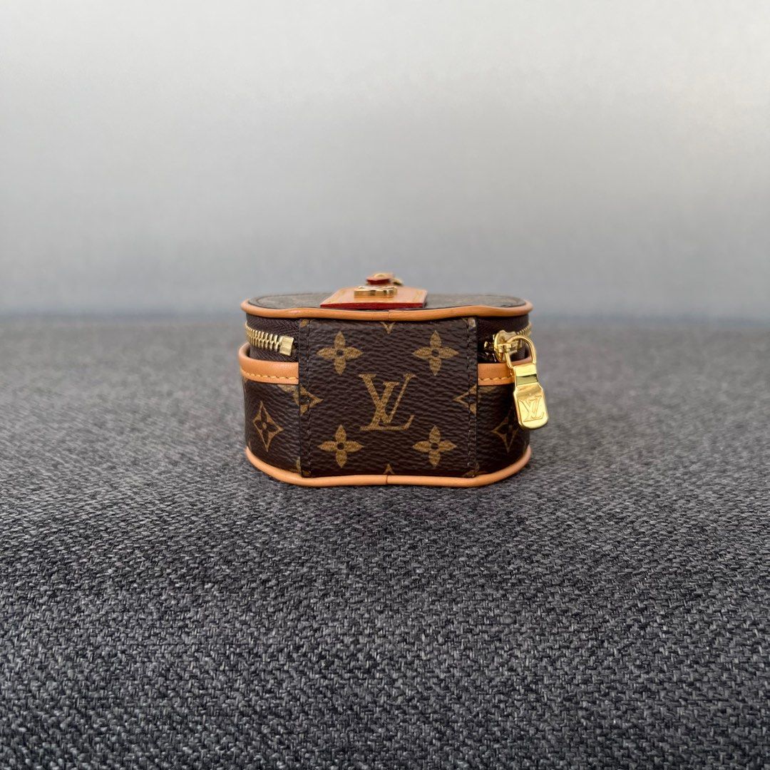 LOUIS VUITTON Chapeau Necklace Monogram Canvas Shoulder Bag Brown