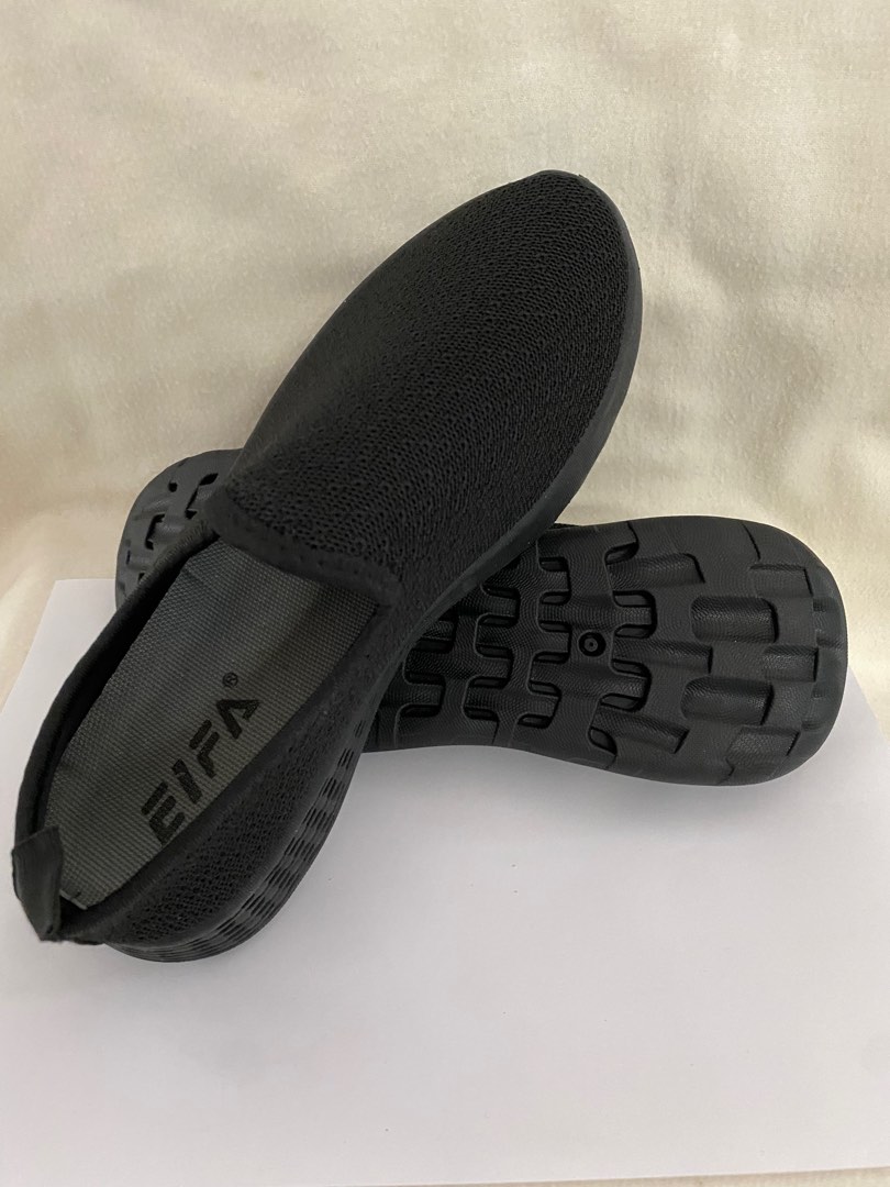 Where can i clearance sell new shoes