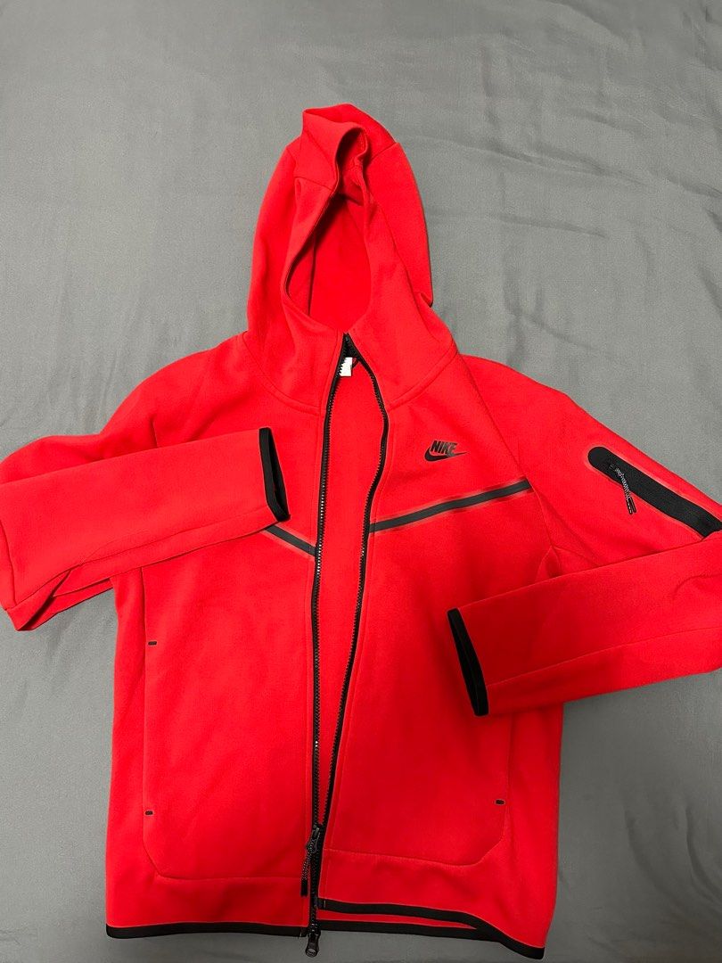 Red nike deals tech fleece jacket