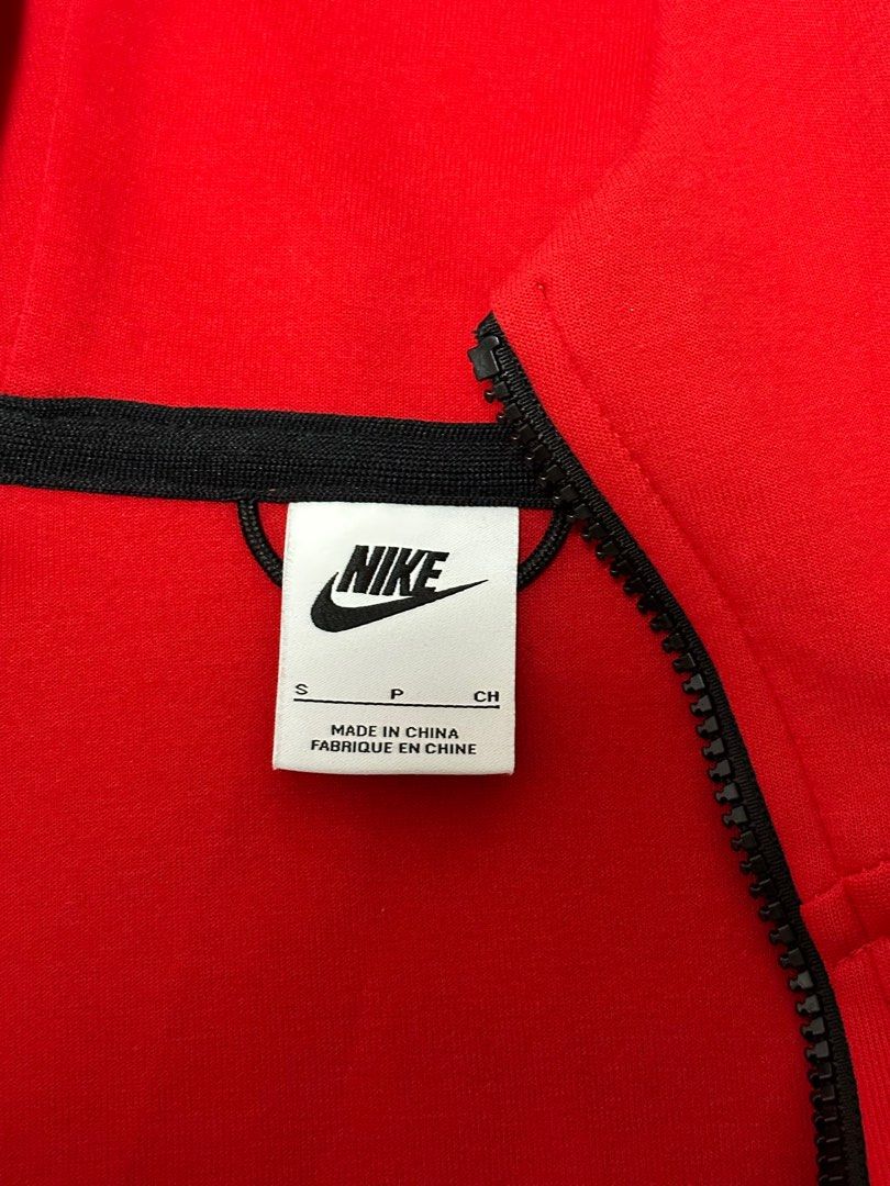 Red nike deals tech jacket