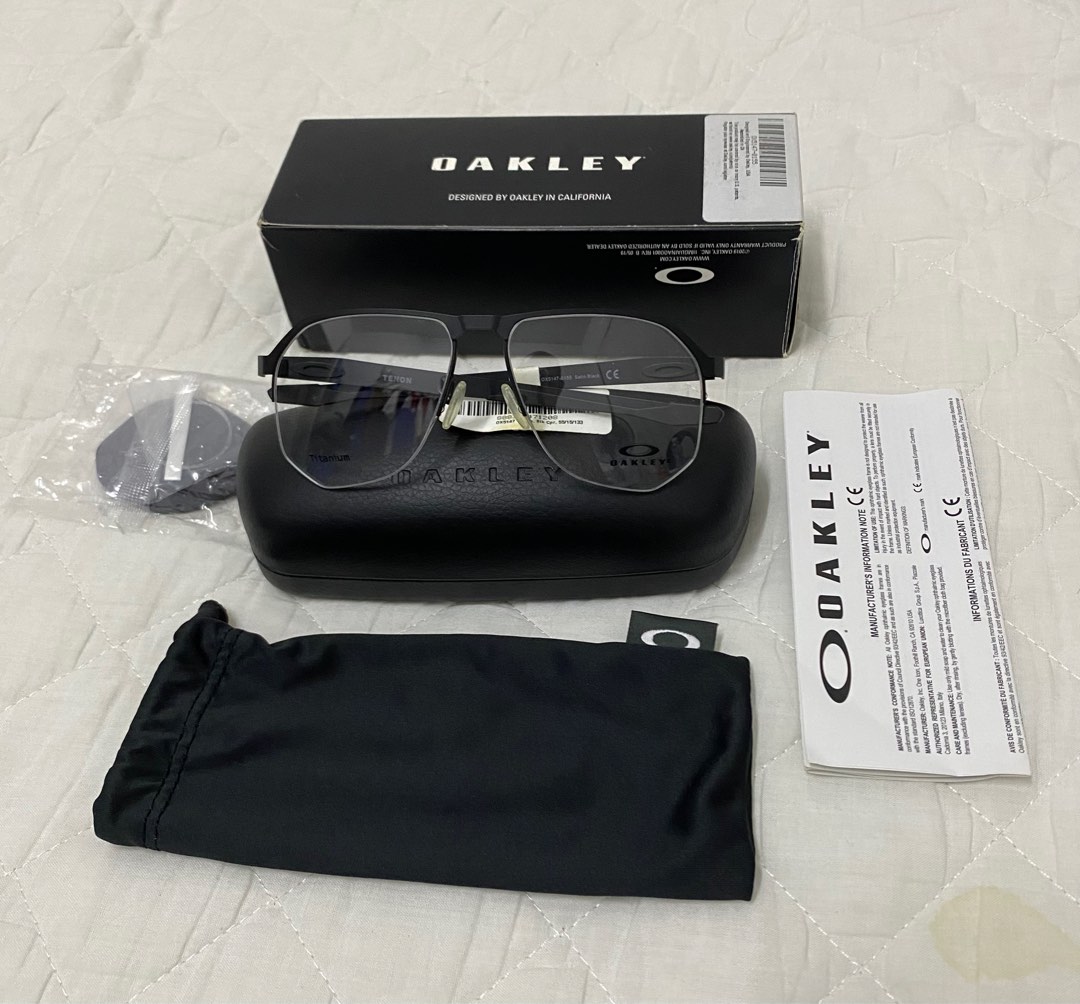 Oakley Titanium Men Sunglasses Men s Fashion Watches