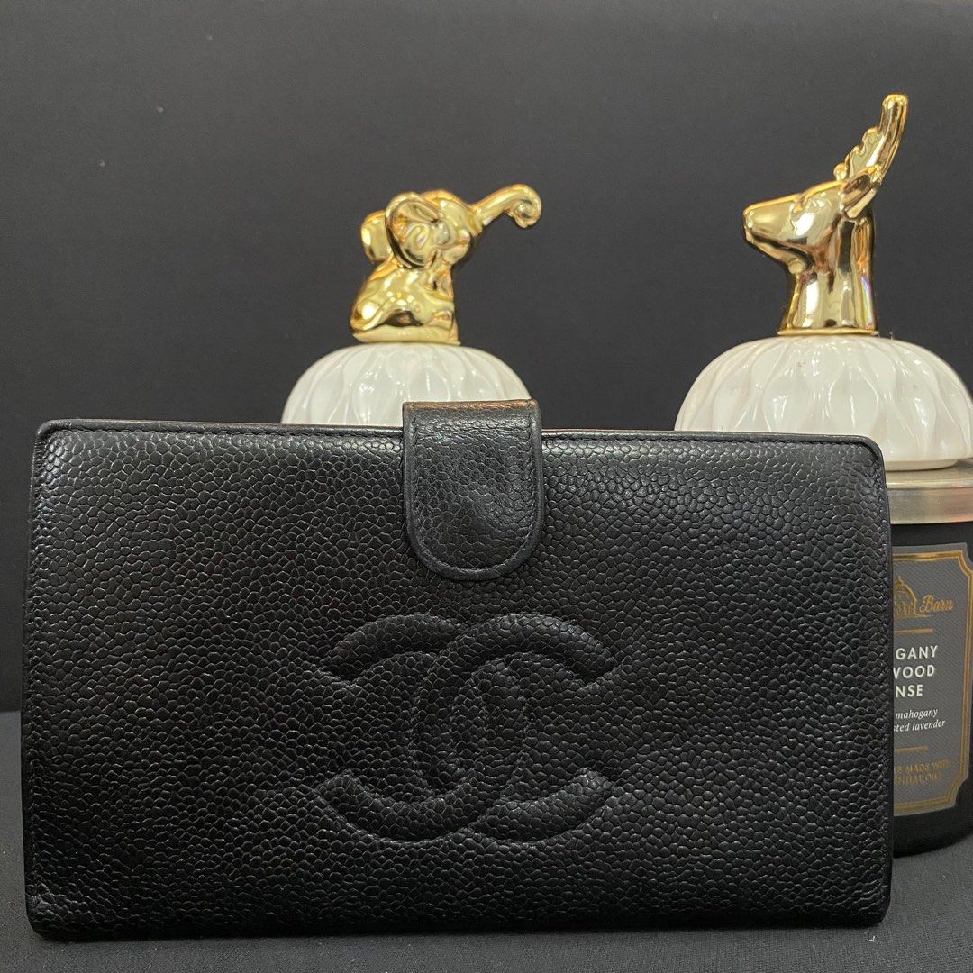 On Hand Chanel Bifold Wallet, Luxury, Bags & Wallets on Carousell