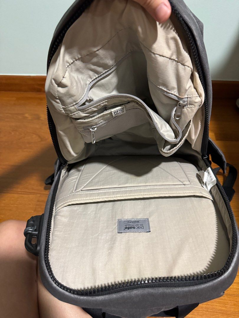 Pacsafe Intasafe 20L Anti Theft Backpack Fit up to 15