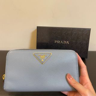 Prada皮夾