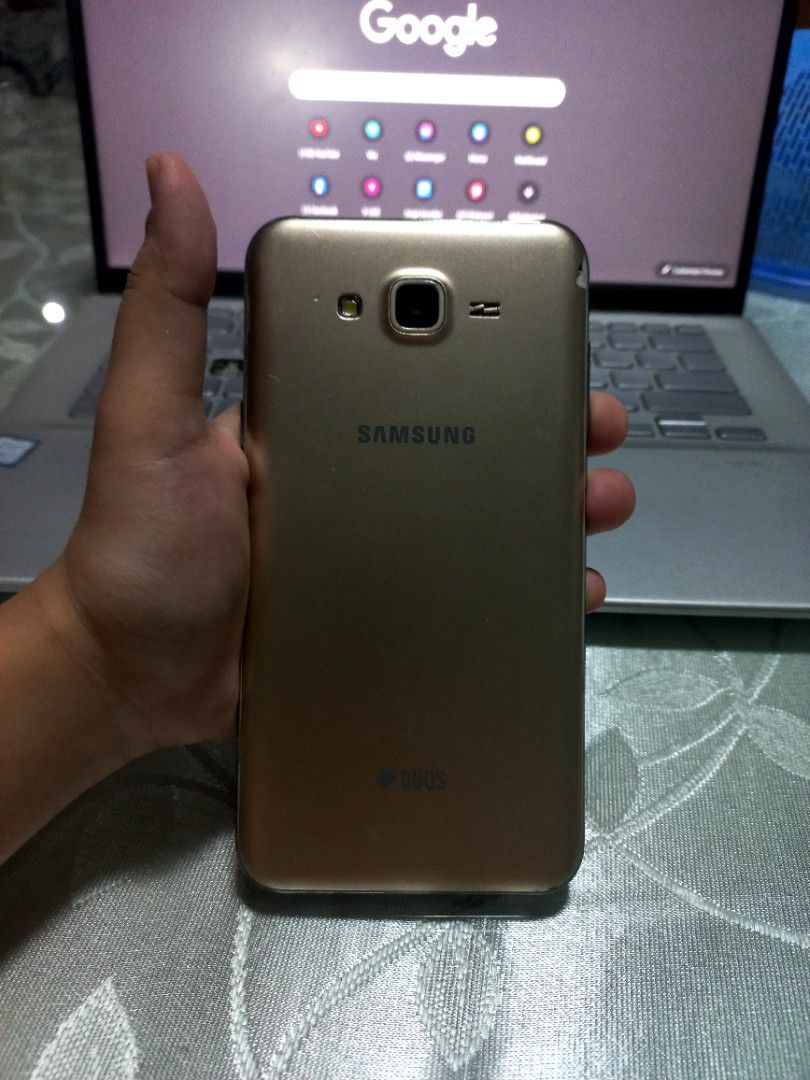 RUSH!!!! (BROKEN LCD) SAMSUNG J7 (Category: Samsung) located in Paranaque City. Submitted by ylla_ (Listing ID 1262281211, Image 2). Description: SAMSUNG J7 - Broken LCD but the battery and phone still works (may sounds pa kapag pinepress) - no power button AESTHETICS: - may screen crack - may chip yung back cover INCLUSION: - phone - Battery MOP: GCASH PAYMAYA BUY AT YOUR OWN RISK‼️‼️‼️ -PHONE IS UNTESTED AND HAS BROKEN LCD - PHONE ONLY PRODUCES