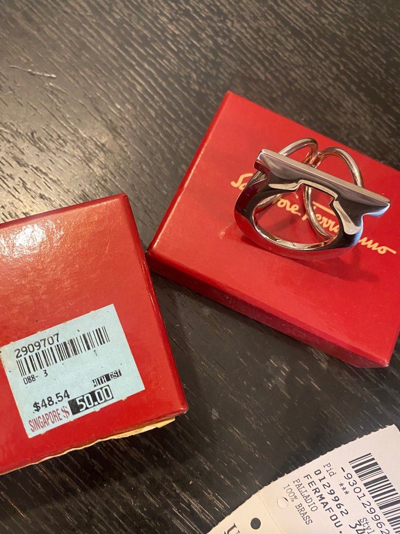 Salvatore Ferragamo Scarf Ring Golden (Category: Luxury Accessories) located in Cainta. Submitted by grailfinders (Listing ID 1262252567, Image 3). Description: color metal Gancini vintage Made in Italy.
