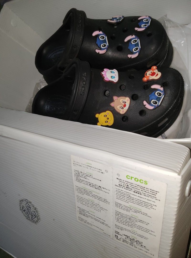 crocs bae clog, Fesyen Wanita, Sepatu di Carousell