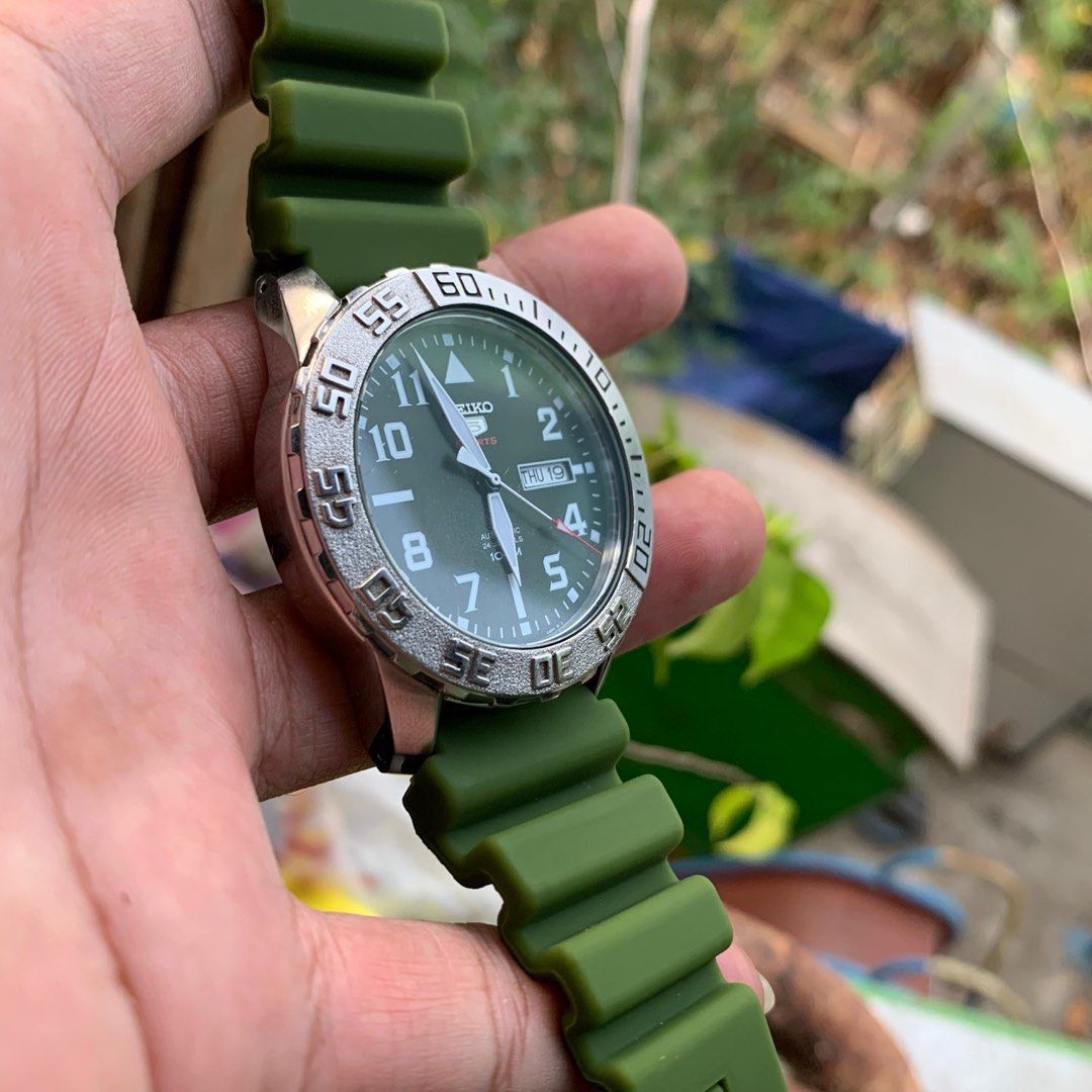 Seiko 5sports 4r36 04wd green dial mulus Barang Mewah Jam Tangan