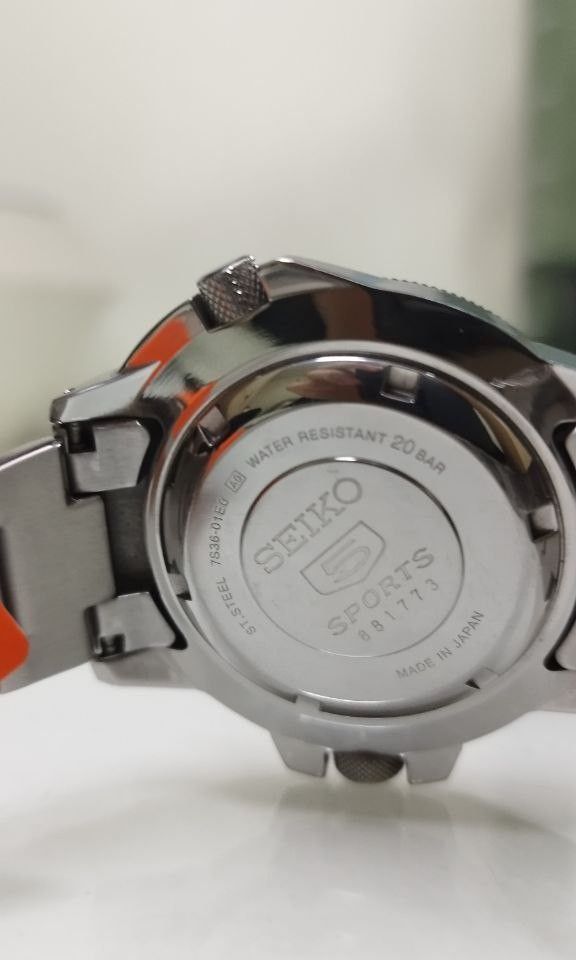 Seiko Atlas (Category: Luxury Watches) located in Makati City. Submitted by Dmomlife (Listing ID 1262166459, Image 3). Description: Seiko Atlas Rare Blue Face 23 Jewels Water Resistant 200m Model: 7S36-01E0 17,500 or better offer..