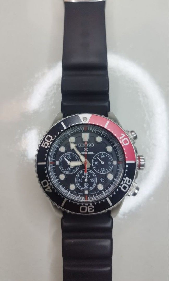 Seiko Prospex Padi (Category: Luxury Watches) located in Makati City. Submitted by Dmomlife (Listing ID 1262183957, Image 2). Description: Seiko Prospex Padi Solar Diver 200m Pepsi Chronograph Model: V175-0AD0 Serial Number: 742662.