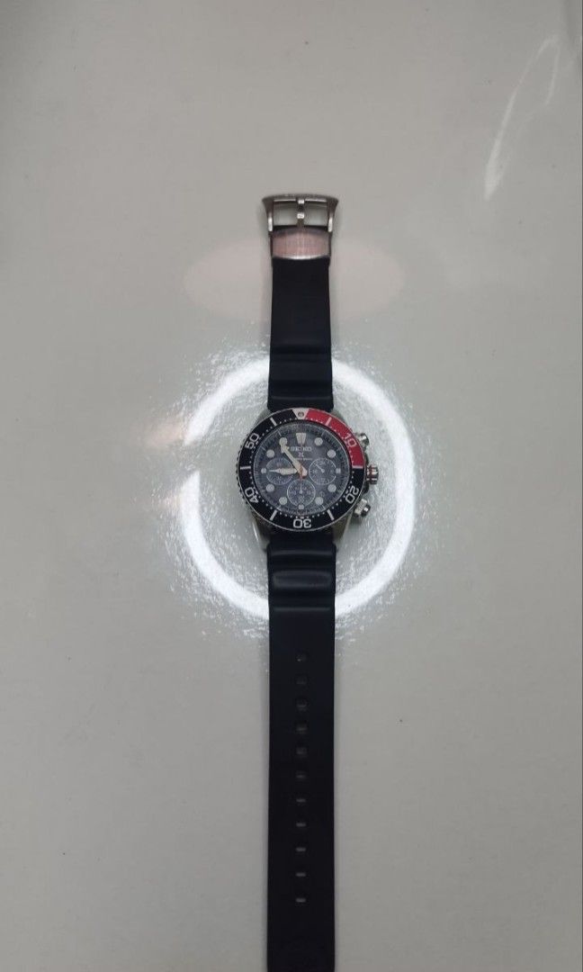 Seiko Prospex Padi (Category: Luxury Watches) located in Makati City. Submitted by Dmomlife (Listing ID 1262183957, Image 3). Description: Seiko Prospex Padi Solar Diver 200m Pepsi Chronograph Model: V175-0AD0 Serial Number: 742662.