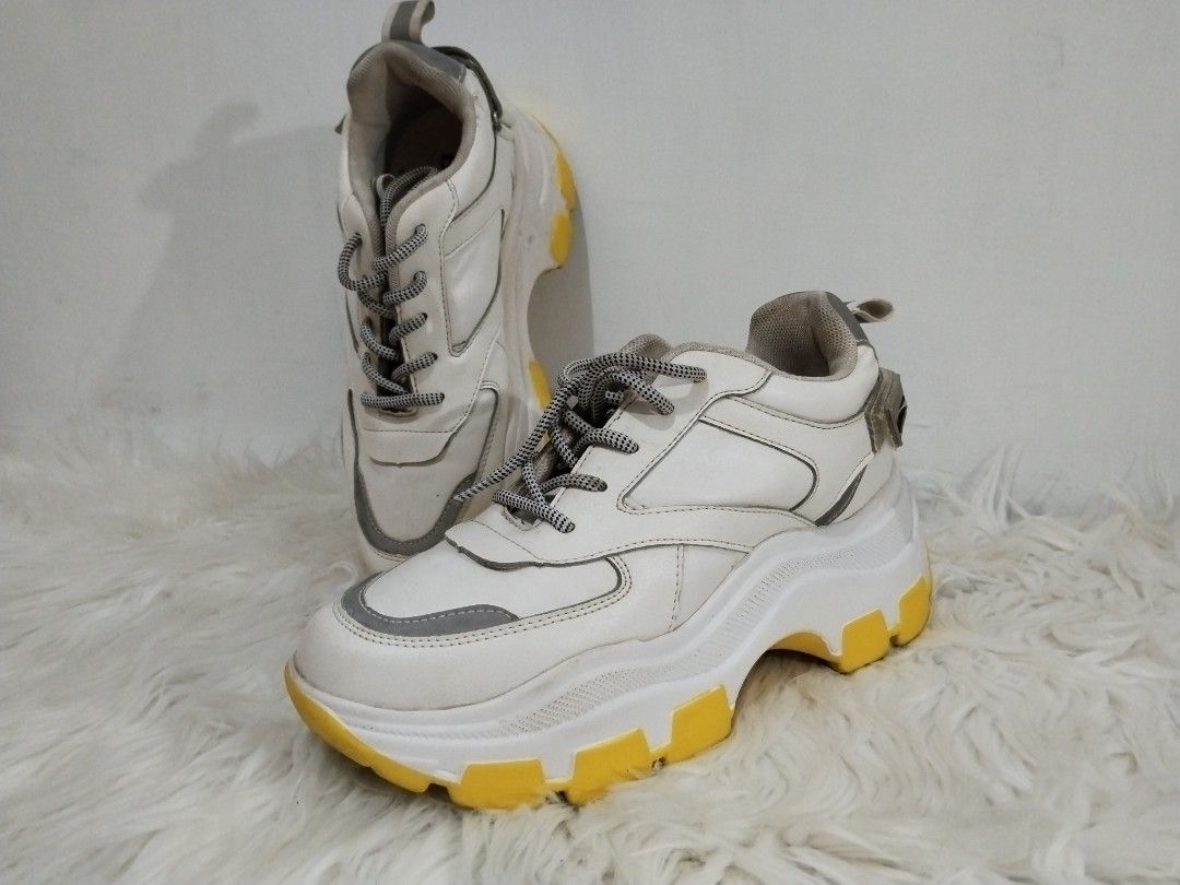 Sneaker hak online