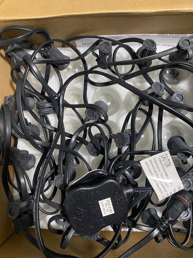 String Light (Category: Lighting) located in Singapore. Submitted by lzhlee (Listing ID 1262296754, Image 2). Description: Box doesn’t clearly state but I think it’s ard 5m . Comes with additional 30 x bulb .