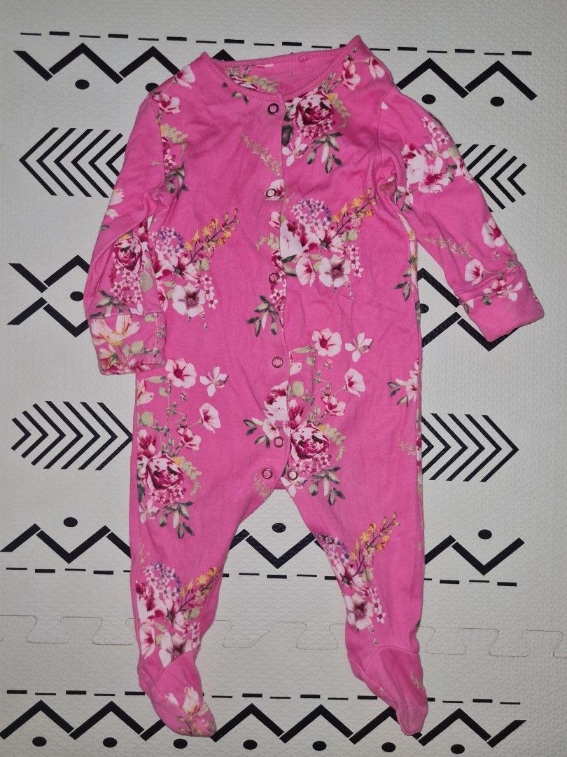 Take all Frogsuit 3 to 9 mos (Category: Babies & Kids Fashion) located in Marikina City. Submitted by aries20 (Listing ID 1262189349, Image 2). Description: seldom used.