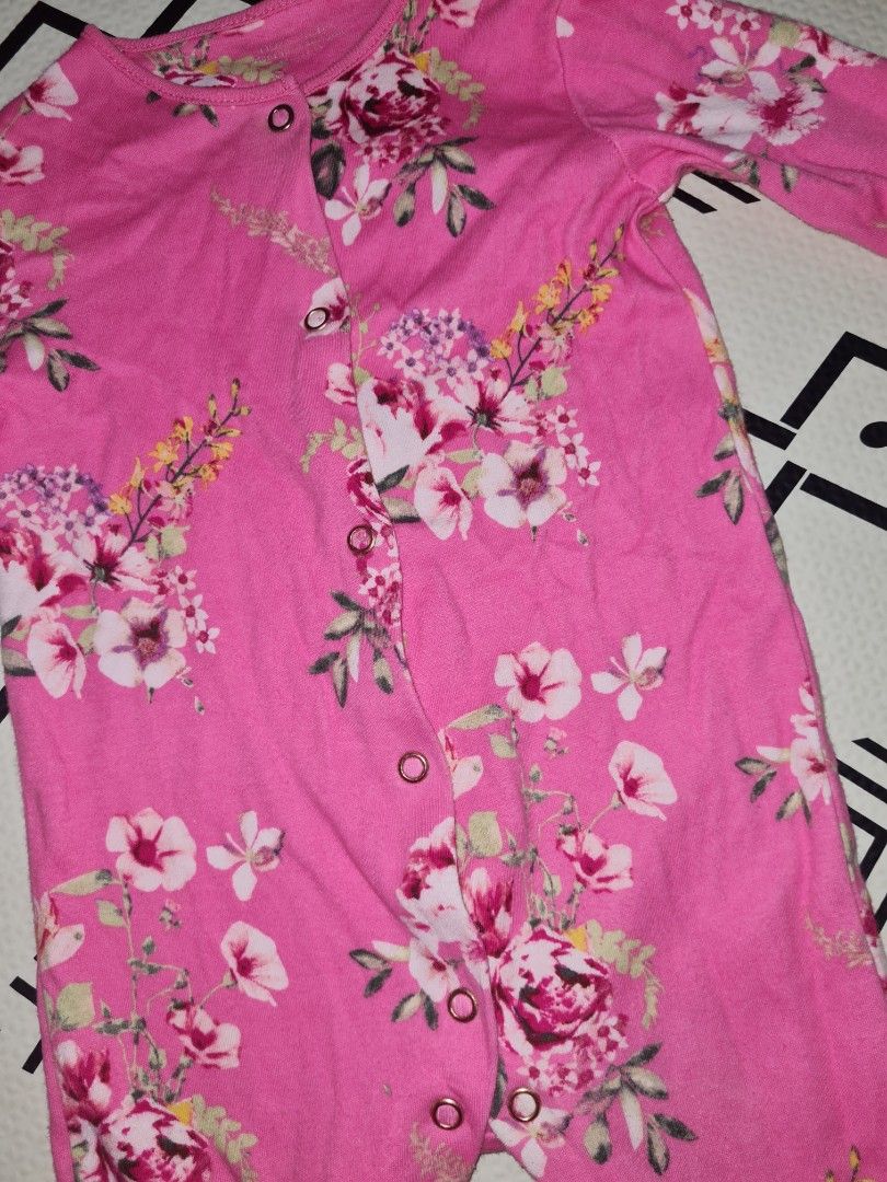Take all Frogsuit 3 to 9 mos (Category: Babies & Kids Fashion) located in Marikina City. Submitted by aries20 (Listing ID 1262189349, Image 3). Description: seldom used.