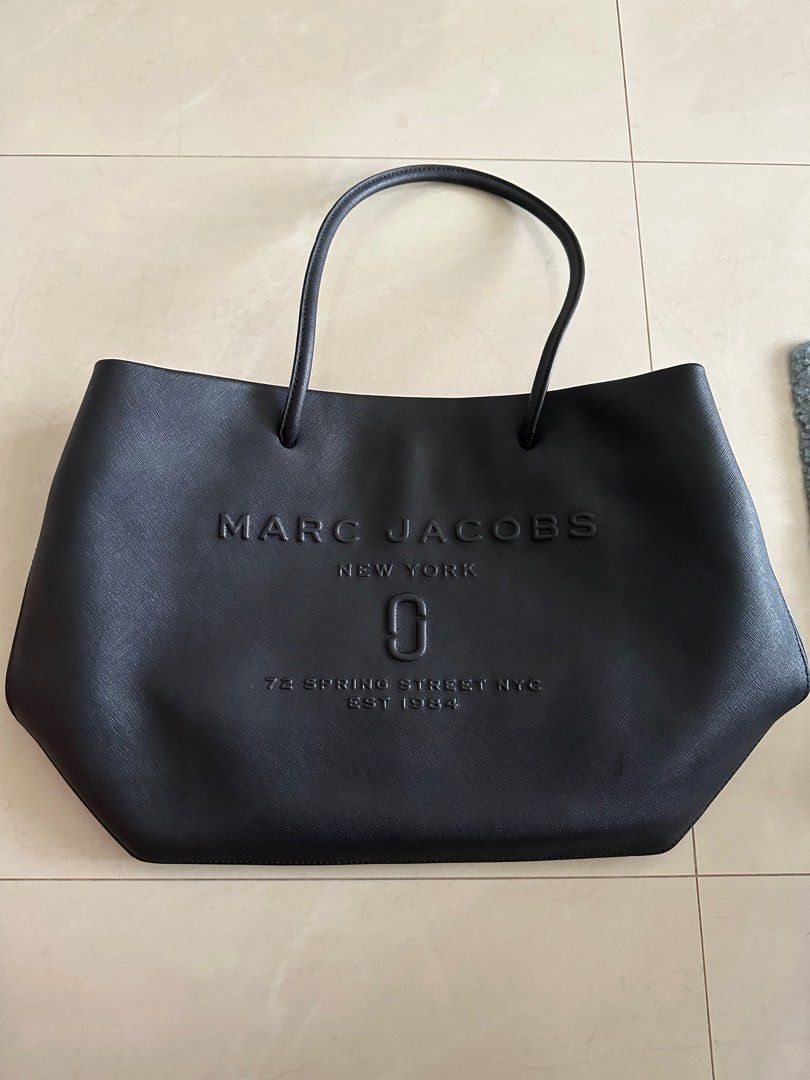 The Marc Jacobs Logo Shopper East West Leather Tote Shoulder Bag