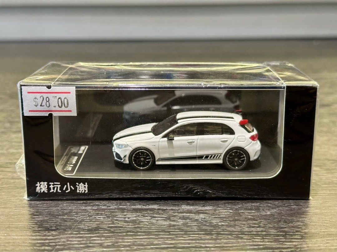 半額 福袋の通販 TPC 1/64 Mercedes Benz AMG A45 S White / Black Stripe ミニカー