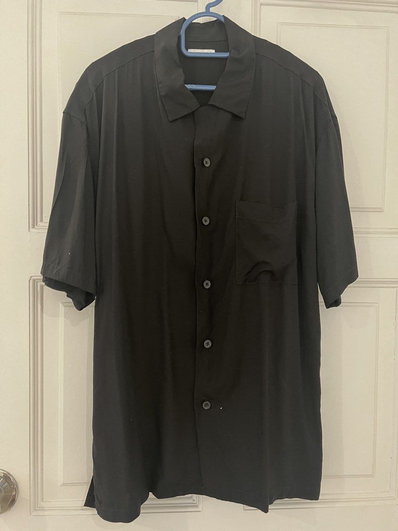 Uniqlo black button down short sleeve shirt Men s Fashion Tops