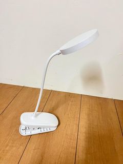 USB 充電小桌燈