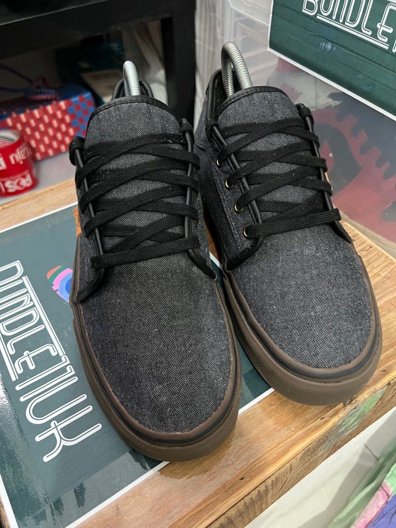Vans atwood low dx store