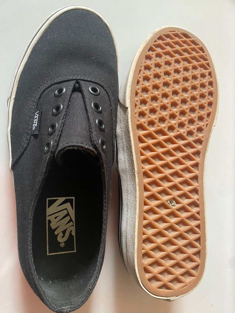 Vans slip on black size 6.5 Men s Fashion Footwear Sneakers on