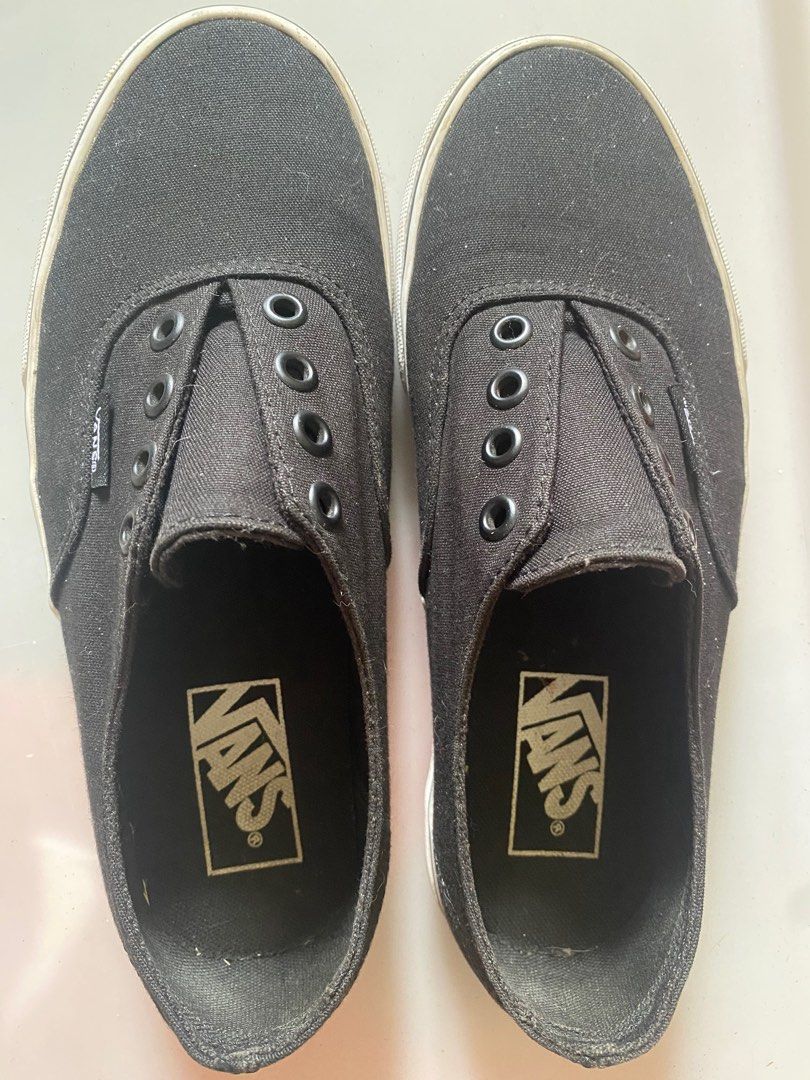 Vans slip on black size 6.5 Men s Fashion Footwear Sneakers on