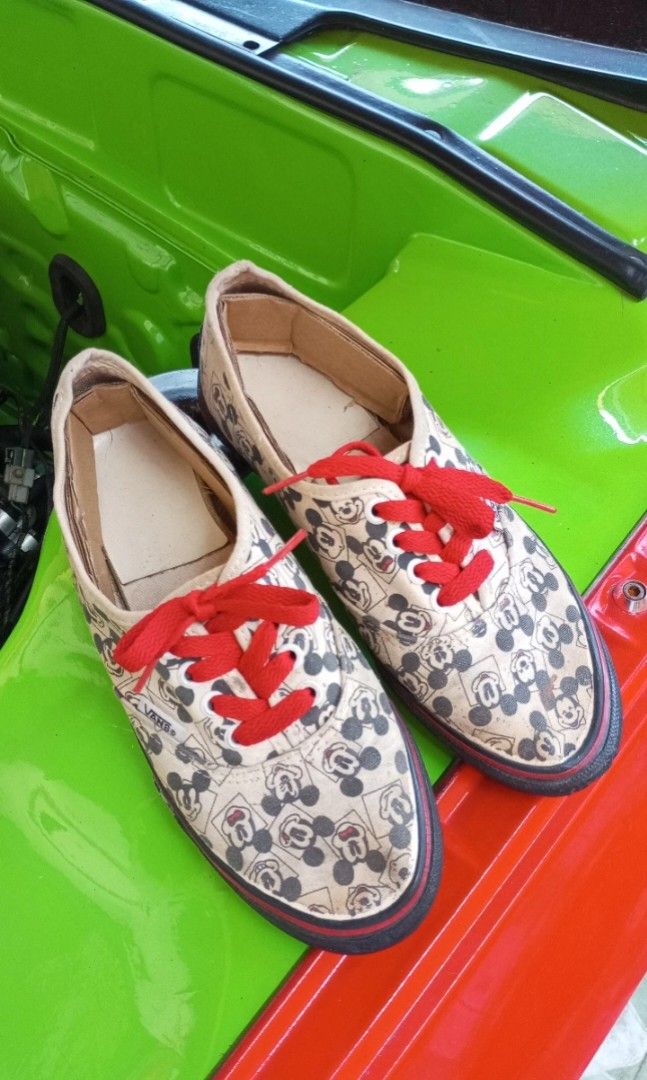 VANS VINTAGE 1980s MICKEY MOUSE Men s Fashion Footwear Sneakers