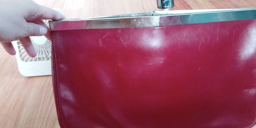 Vintage emmanuel ungaro clutch (Category: Purses & Pouches) located in Manila. Submitted by thet77 (Listing ID 1262142583, Image 1). Description: vintage clutch carry on kiss lock with U markings. COP LBC free within metro manila.