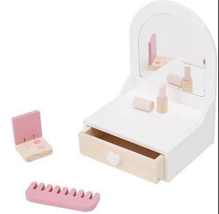 Wooden toys for Pretend Play