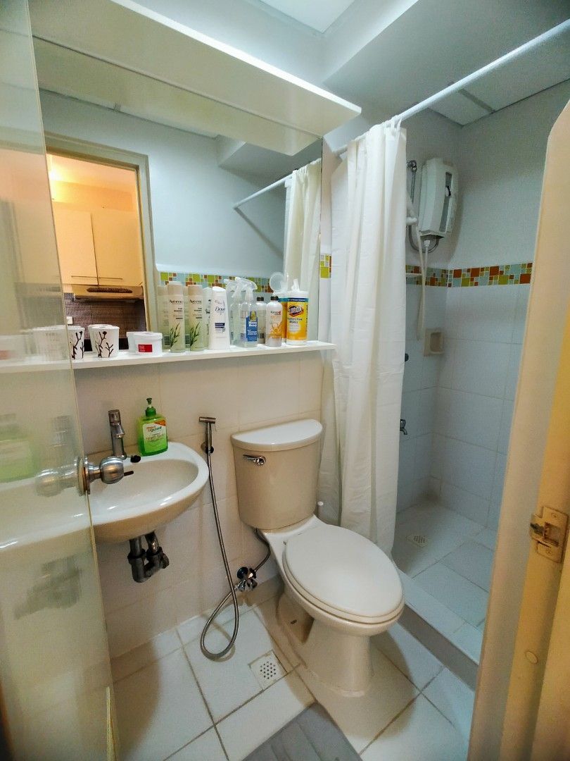 1 bedroom with parking condo Grand Emerald Tower Ortigas Cente Pasig