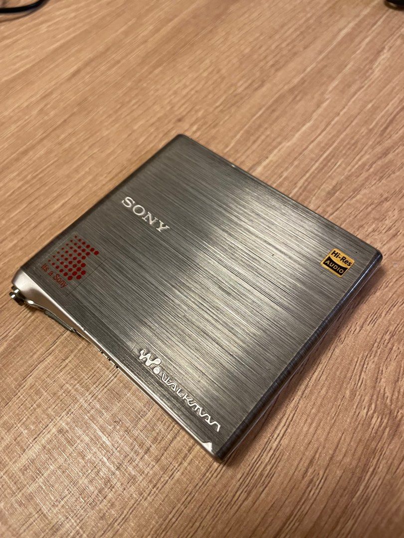 SONY「MD WALKMAN MZ-E10」-