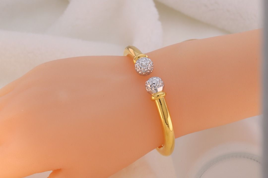 Girls hot sale bangles gold