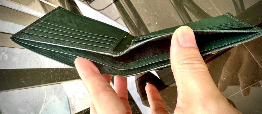 💯 Authentic Prada Emerald Green Wallet (Rare)