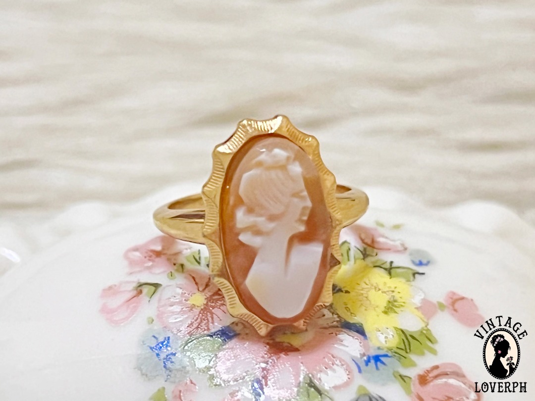 Sarah coventry online cameo ring