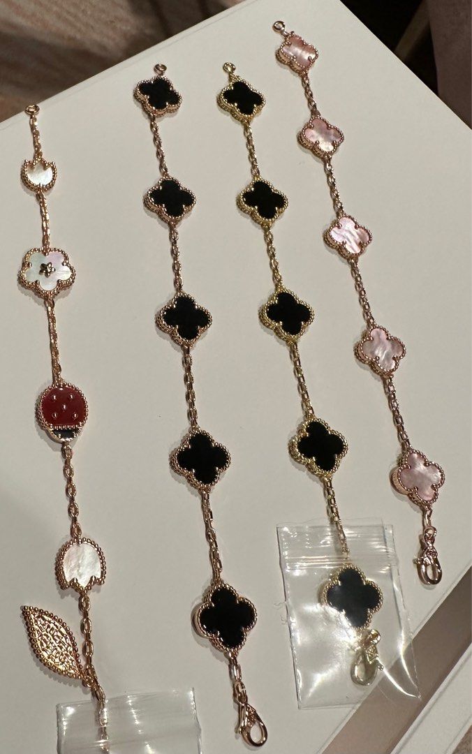 Alhambra deals clover bracelet