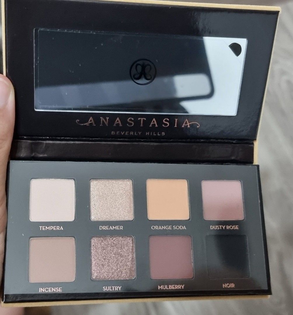 Anastasia Mini soft glam eyeshadow palette, Beauty & Personal Care