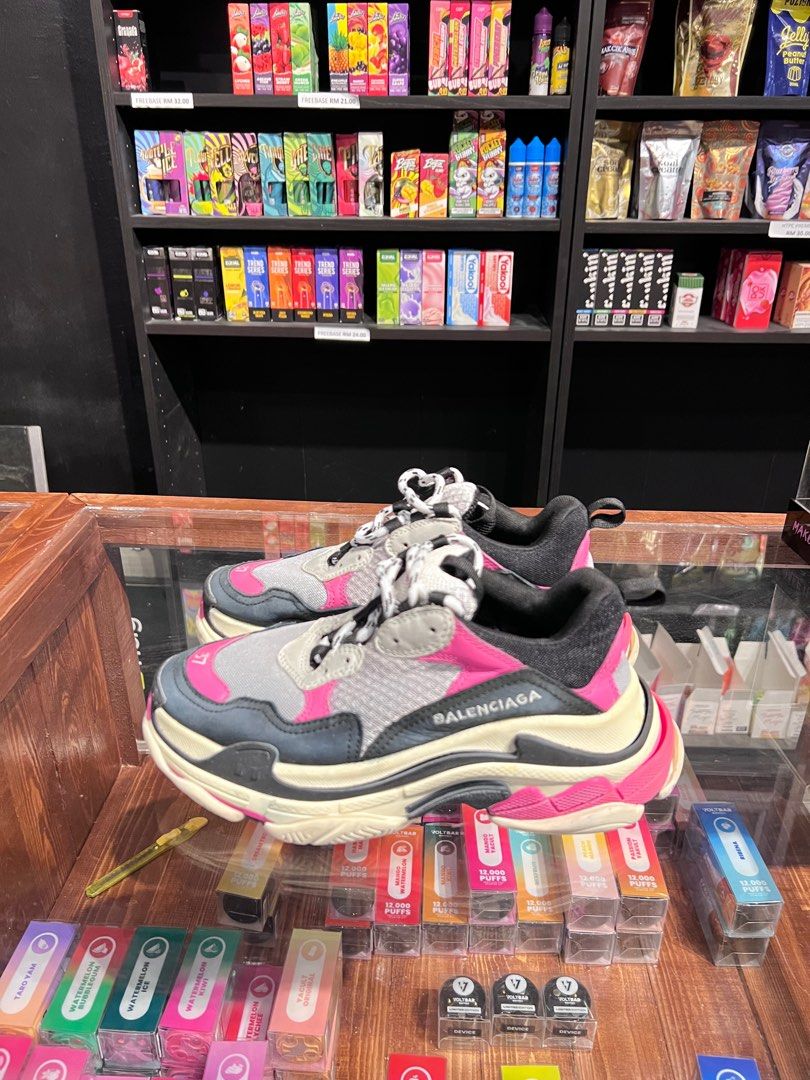 Balenciaga triple s kw cheap