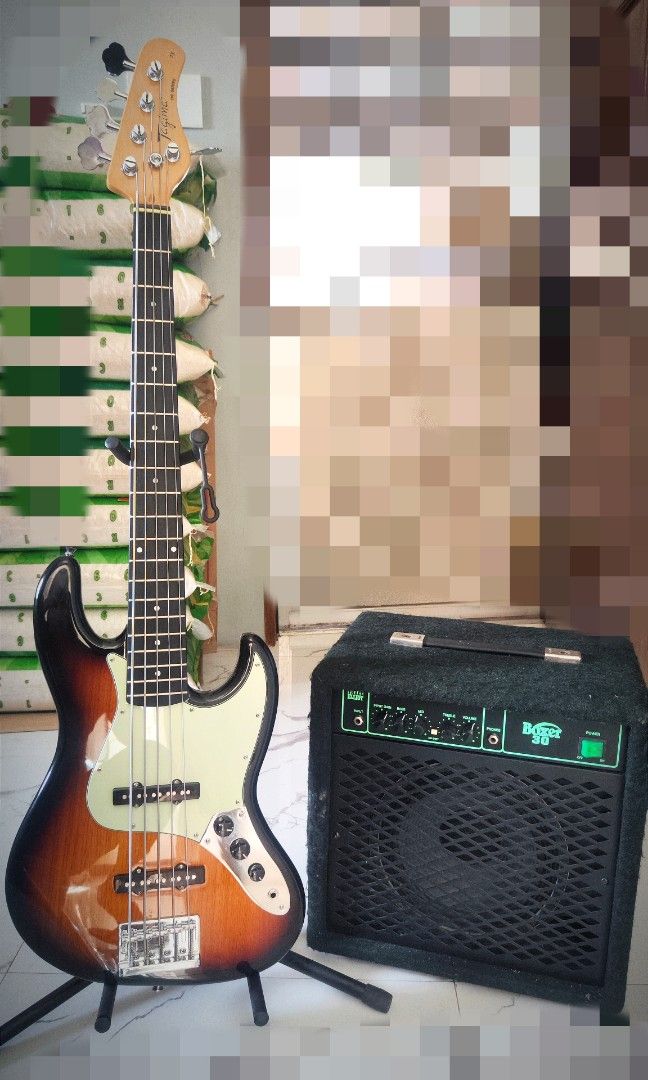 bass guitar and bass amp, Audio, Soundbars, Speakers & Amplifiers on