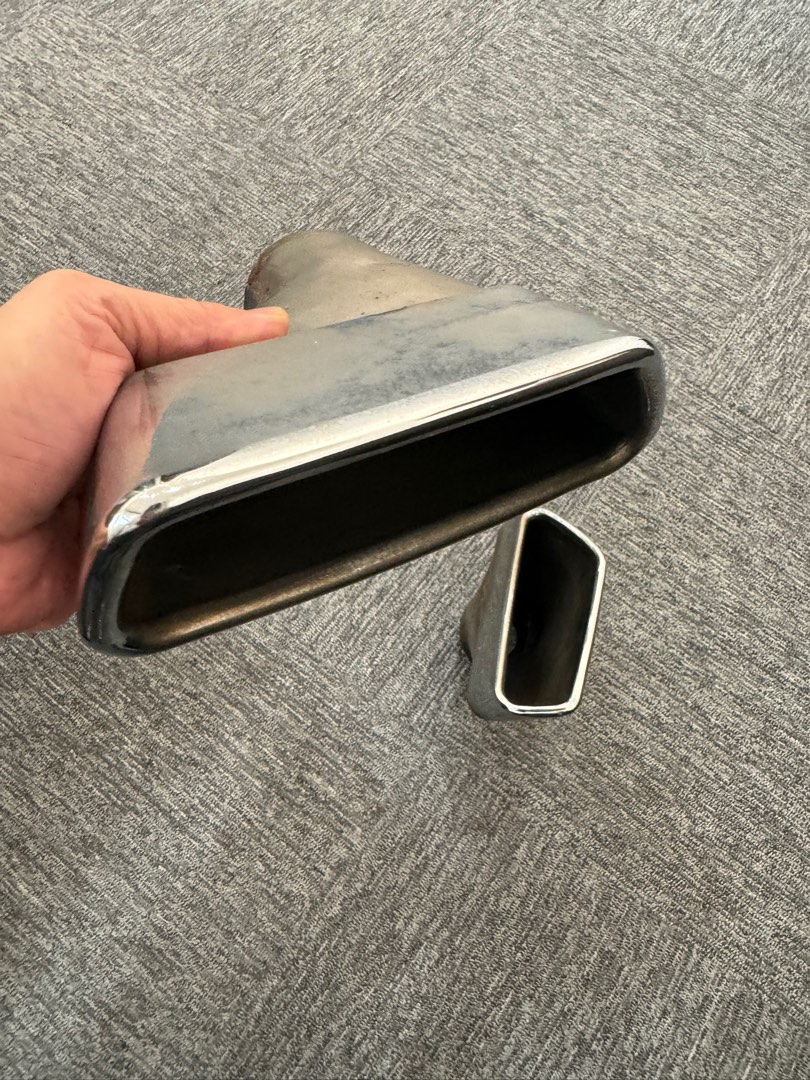 BMW G30 M sport trapezoid exhaust tip, Car Accessories, Accessories on
